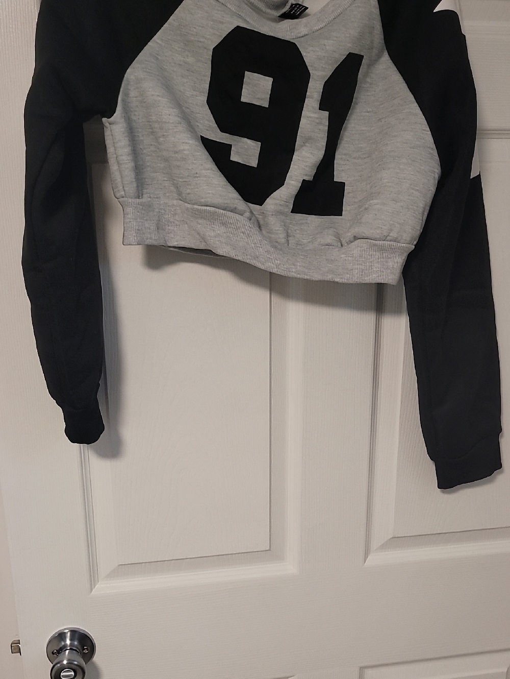 5 For $ 25 SHEIN Grey & Black Cropped Raglan Sweatshirt with 91 Graphic